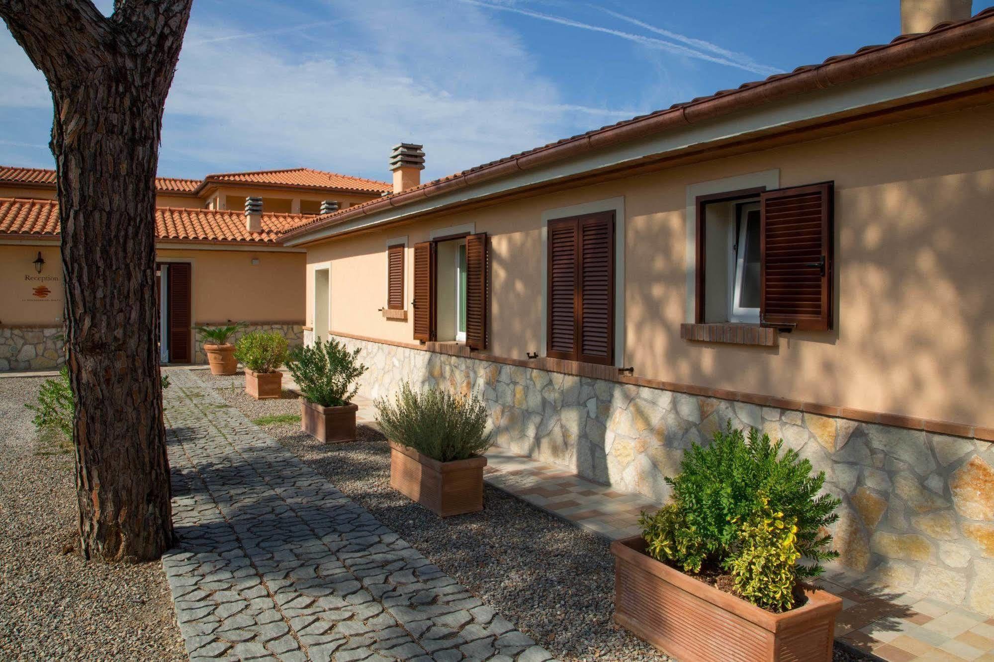 La Residenza Del Golfo Aparthotel Puntone di Scarlino Exterior foto